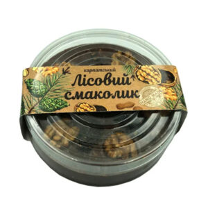 Лісовий смаколик з сосновою шишкою