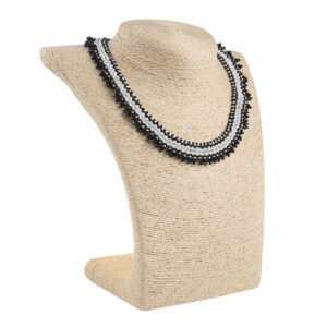 Силянка з бісеру біла з чорним мала