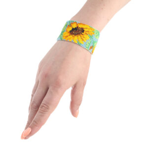 Браслет з бісеру, соняшник (на блакитному)