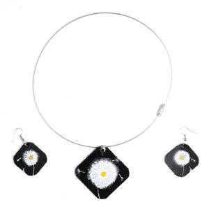 Набір кольє, сережки "Кульбабки" на чорному