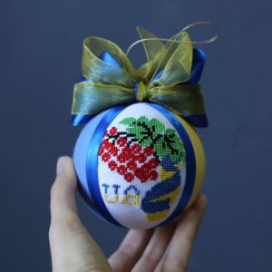 Іграшка новорічна вишита 59